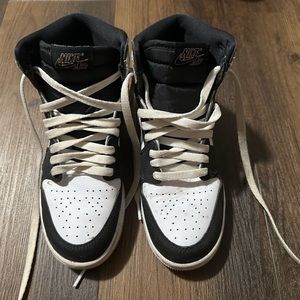Nike Jordan 1 panda Size 5Y